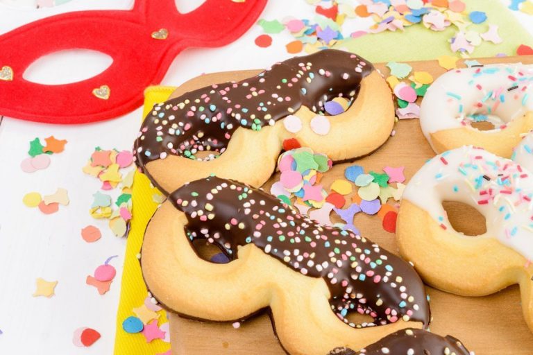 Mascherine di Carnevale con Farina Semintegrale Bio di Saragolla