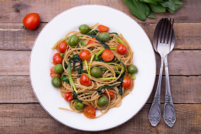 Spaghetti Integrali &ldquo;Senatore Cappelli&rdquo; con Pomodorini e Olive