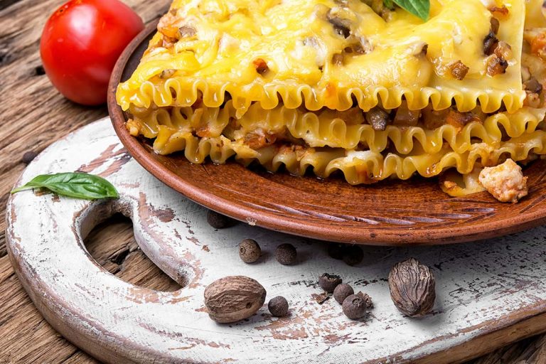 Lasagne di festoni con rag&ugrave; d&rsquo;agnello e zafferano
