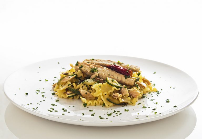 Riccia con sgombro e zucchine