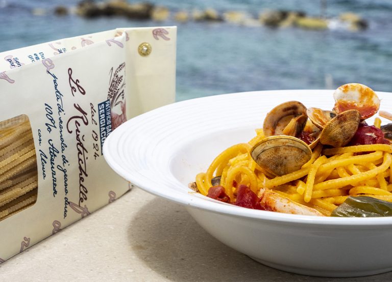 Rustichelle all'uovo con brodetto di pesce